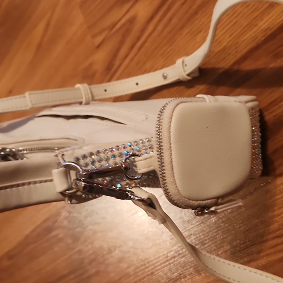 Handbag - Picture 3 of 3